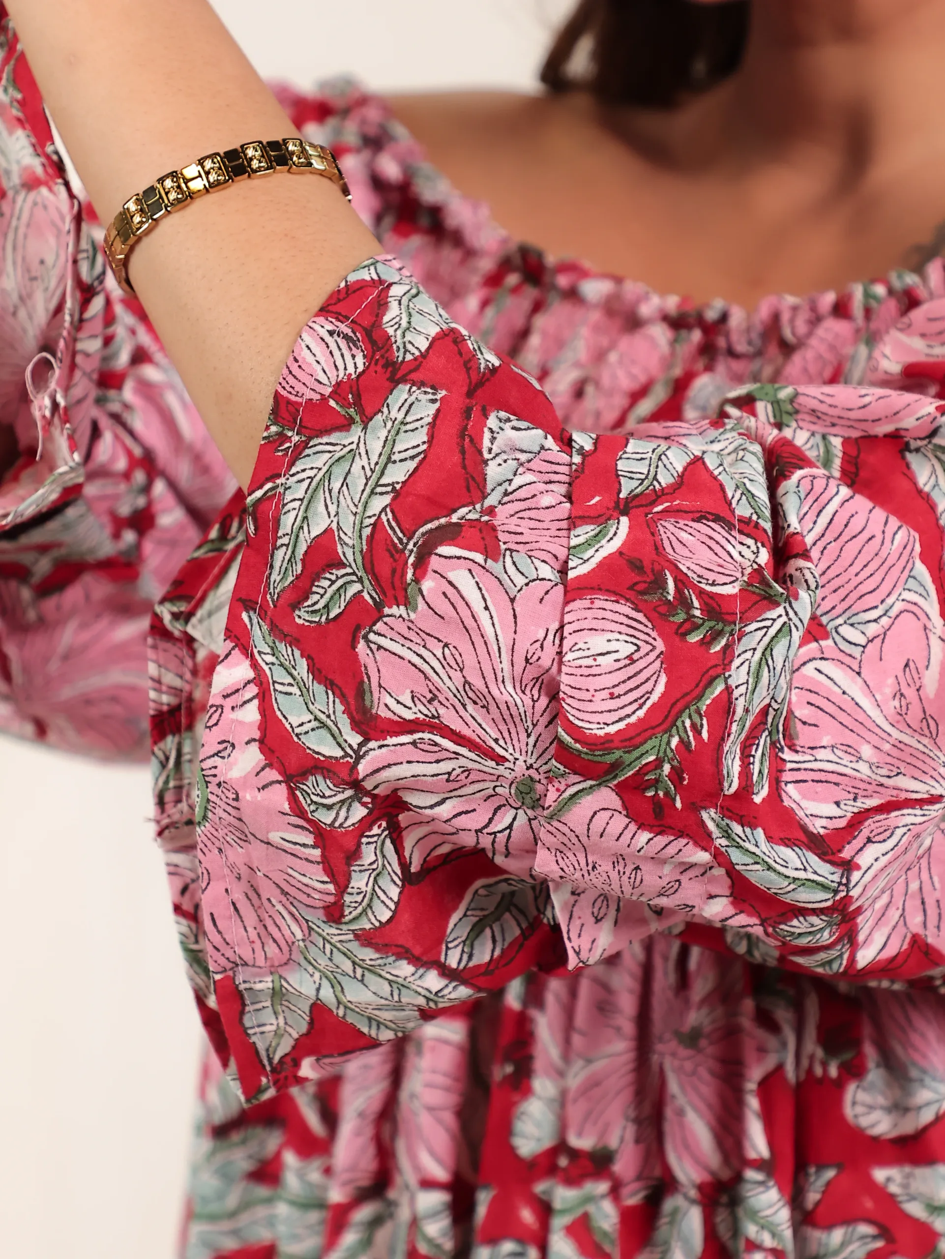 The Gulabi Breeze Off-Shoulder Dress 8 The Gulabi Breeze Off-Shoulder Dress - Image 8